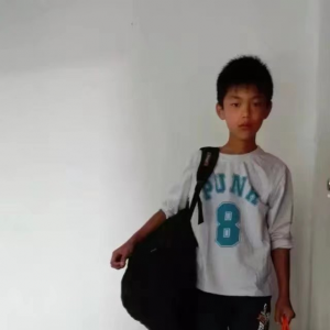 从泥土里爬出来的人，17岁网络变现三百万