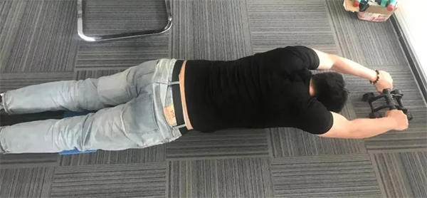 骨灰级程序员成了骨灰,拼命你得有命才行 骨灰级程序员成了骨灰,拼命你得有命才行